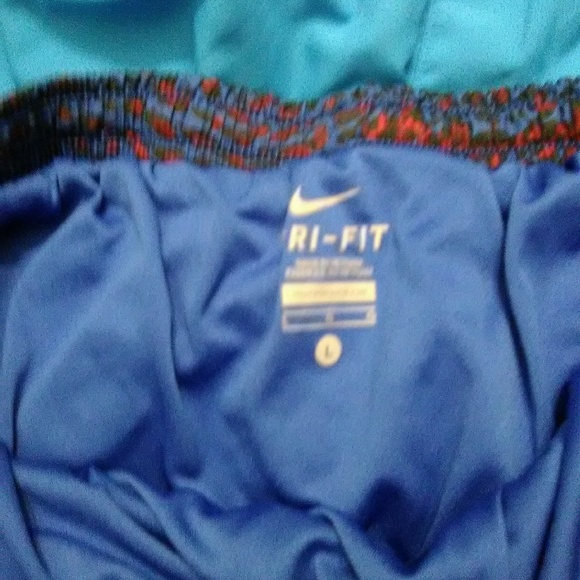 SOLD Nike dri-fit  shorts - Picture 3 of 4
